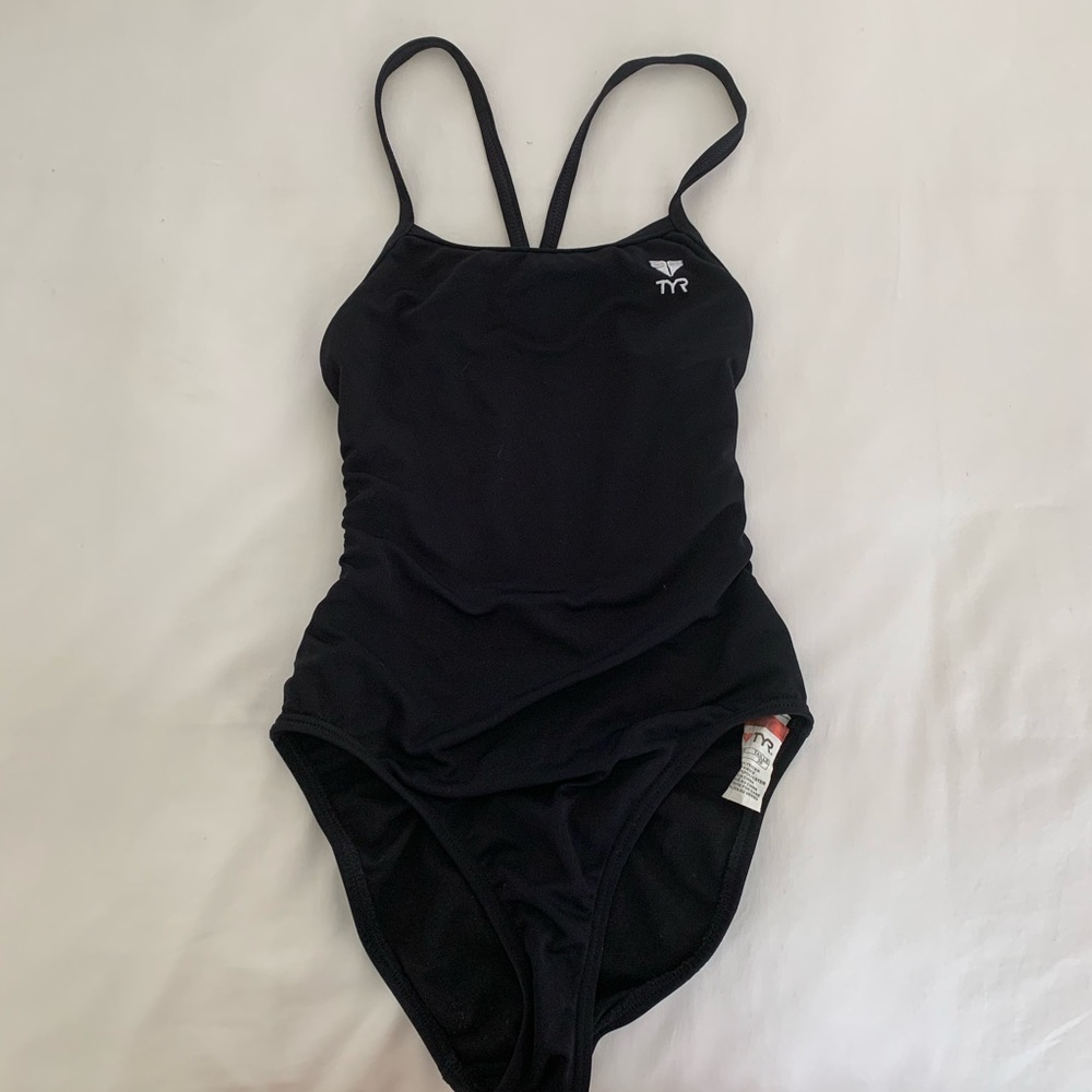 TYR WOMEN’S DURAFAST ONE SOLIDS CUTOUTFIT SWIMSUIT